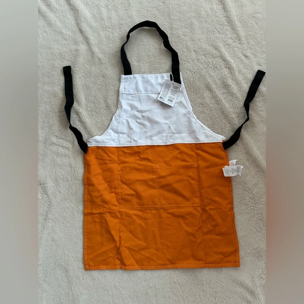 NWT Williams Sonoma Halloween Peanuts Snoopy Children’s Apron